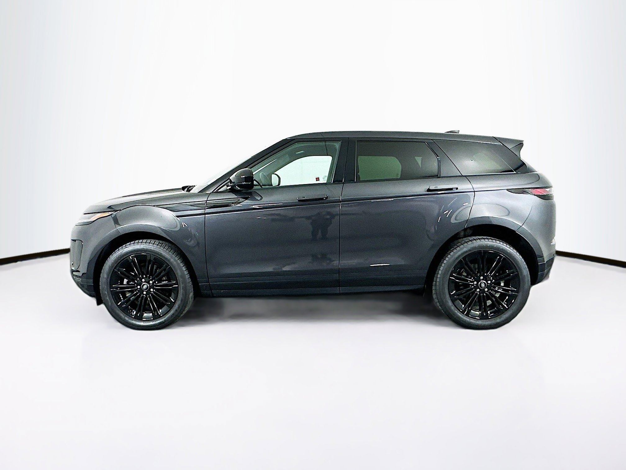 Used 2024 Land Rover Range Rover Evoque S image 4