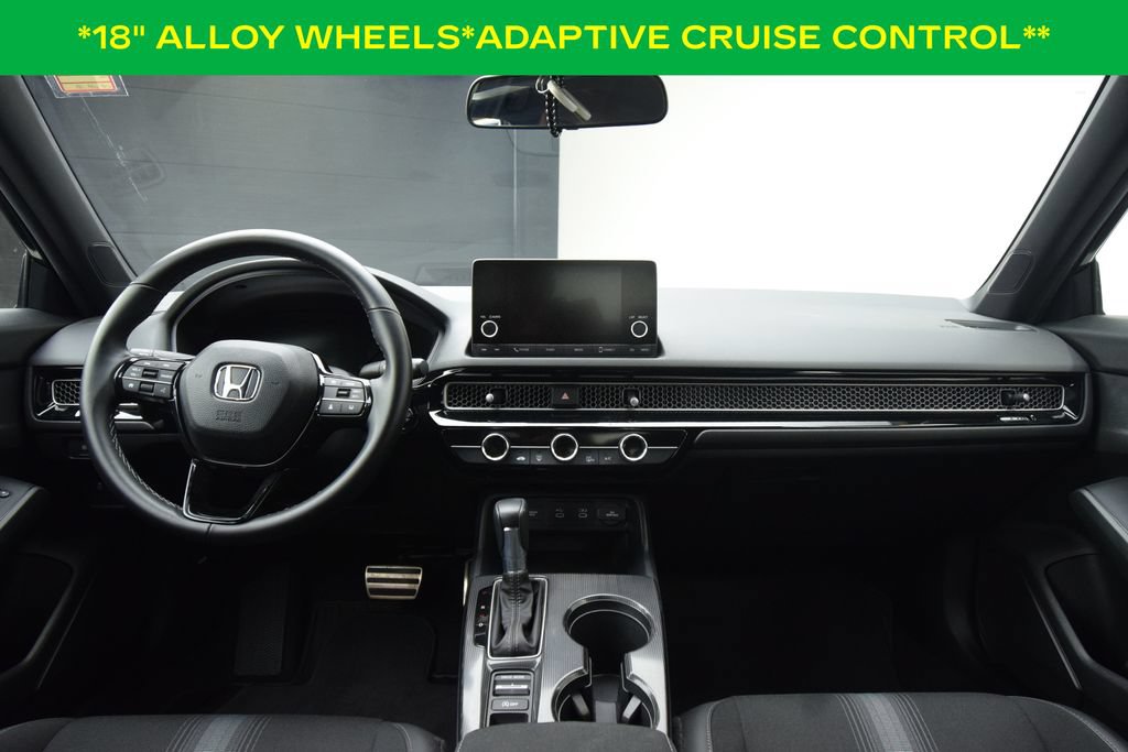 Used 2025 Honda Civic Sport image 4
