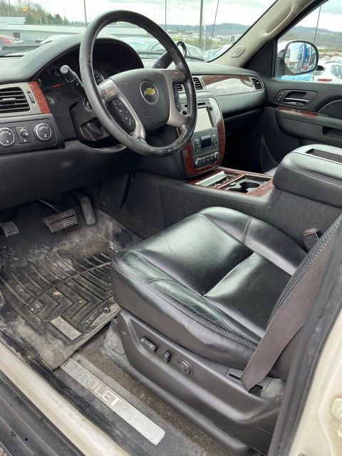 Used 2013 Chevrolet Avalanche LTZ AWD/4WD image 9