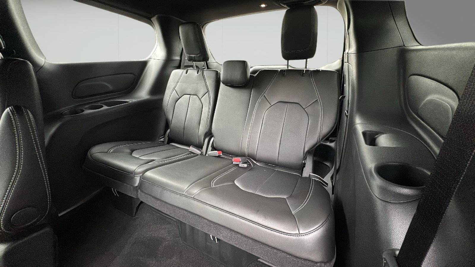 New 2025 Chrysler Pacifica Select image 26