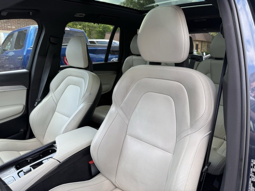 Used 2022 Volvo XC90 T8 R-Design w/ Advanced Package image 10