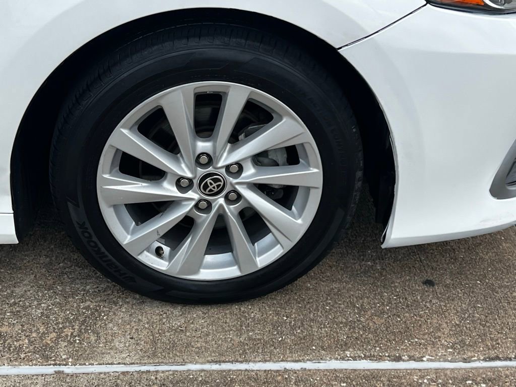 Used 2022 Toyota Camry LE FWD image 6
