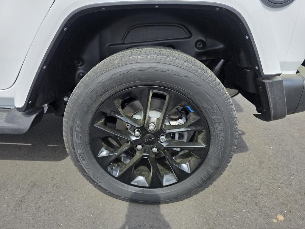 Used 2022 Jeep Wrangler Unlimited Sahara image 10