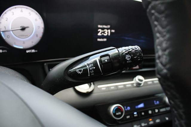 Used 2023 Hyundai Elantra Limited FWD image 15