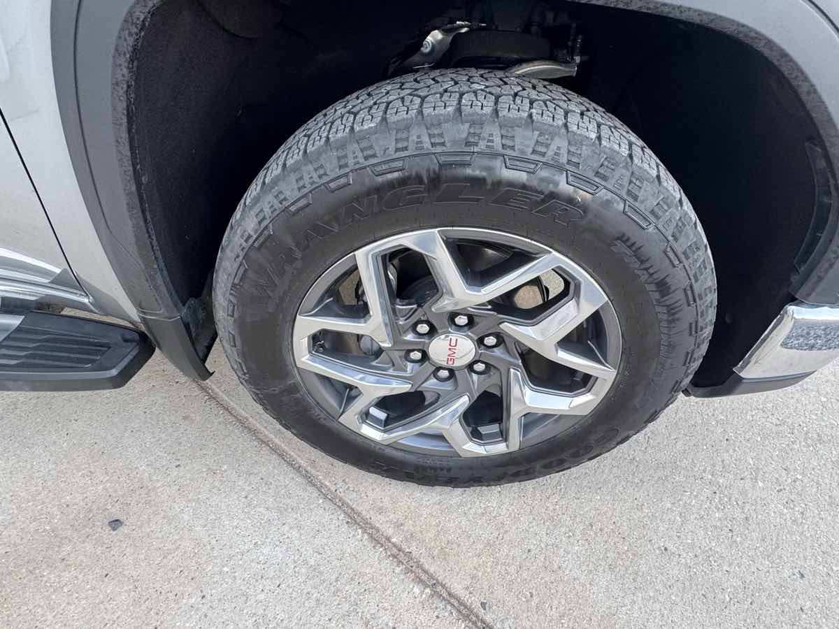 Used 2023 GMC Sierra 1500 SLT w/ SLT Premium Package image 39