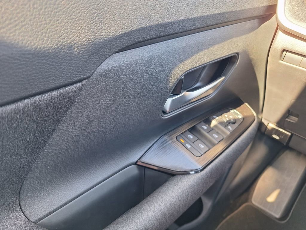 Used 2026 Nissan Kicks SV image 19