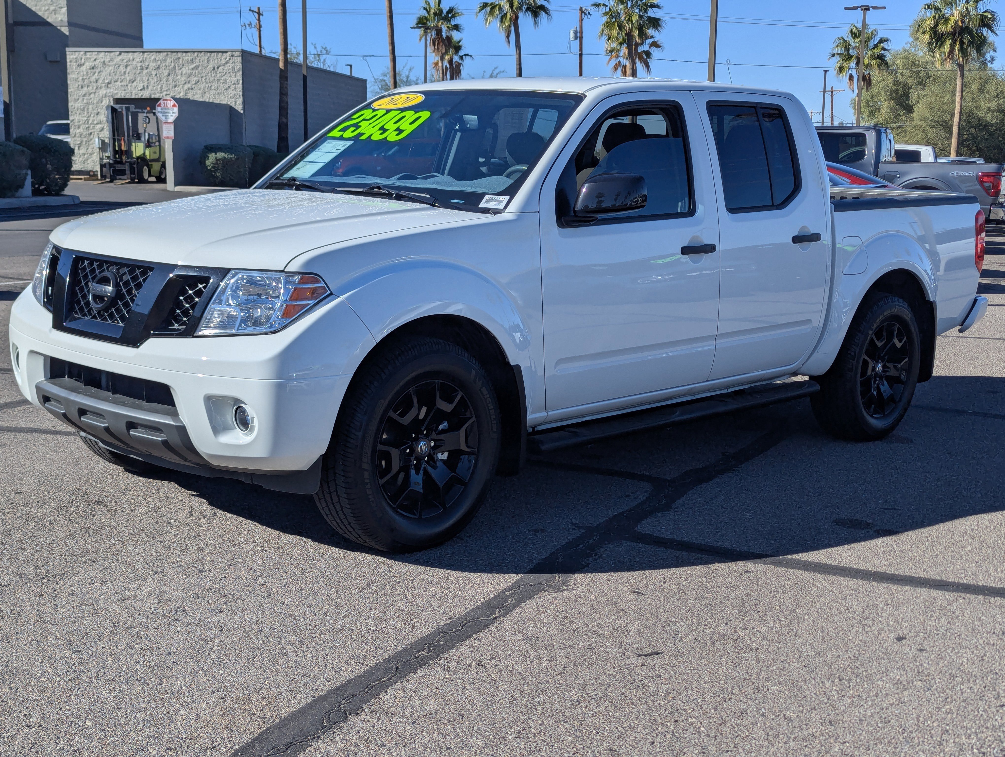 Used 2020 Nissan Frontier SV w/ Midnight Edition Floor Mats image 5