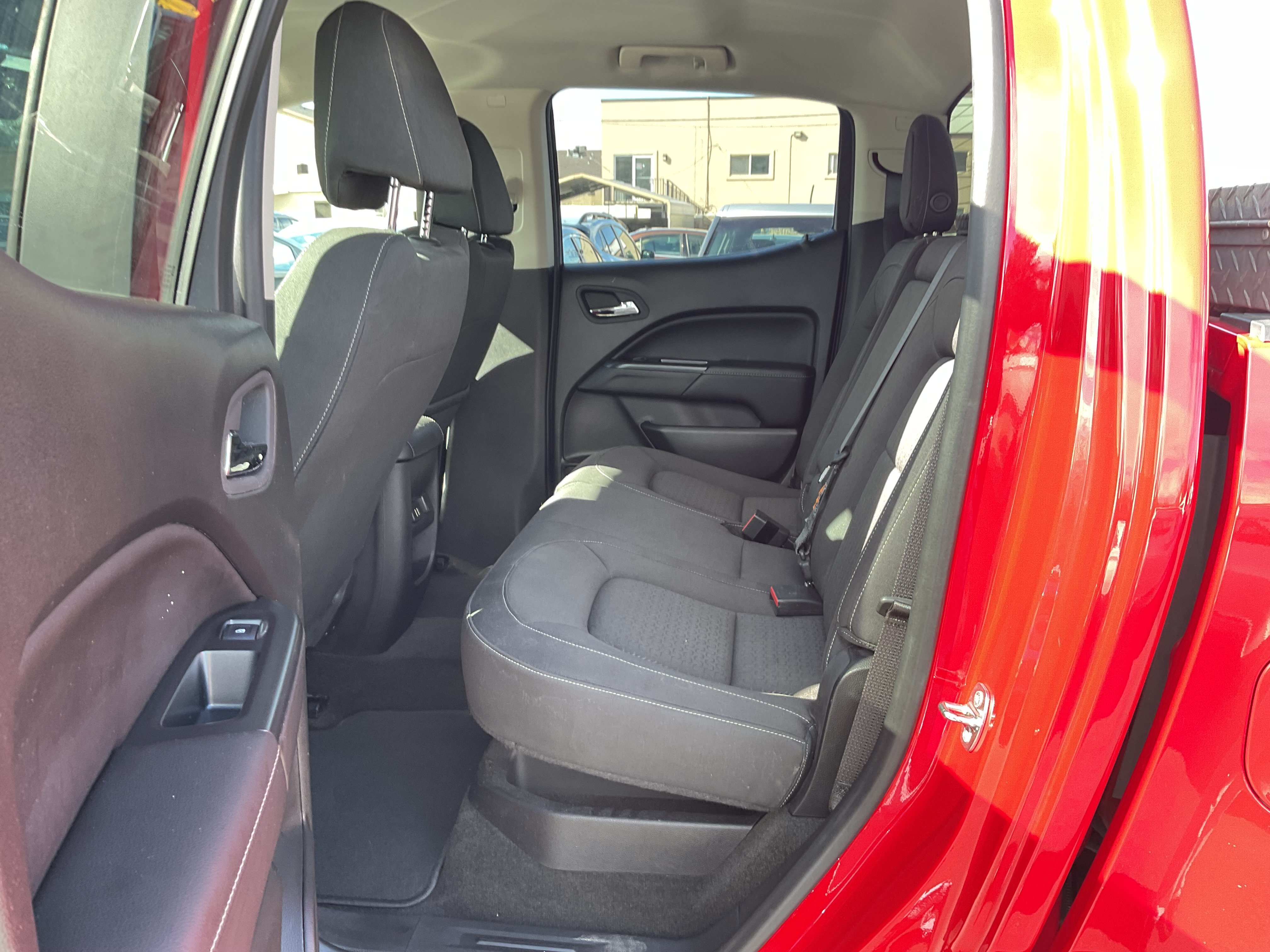 Used 2015 GMC Canyon SLE w/ SLE Convenience Package AWD/4WD image 9