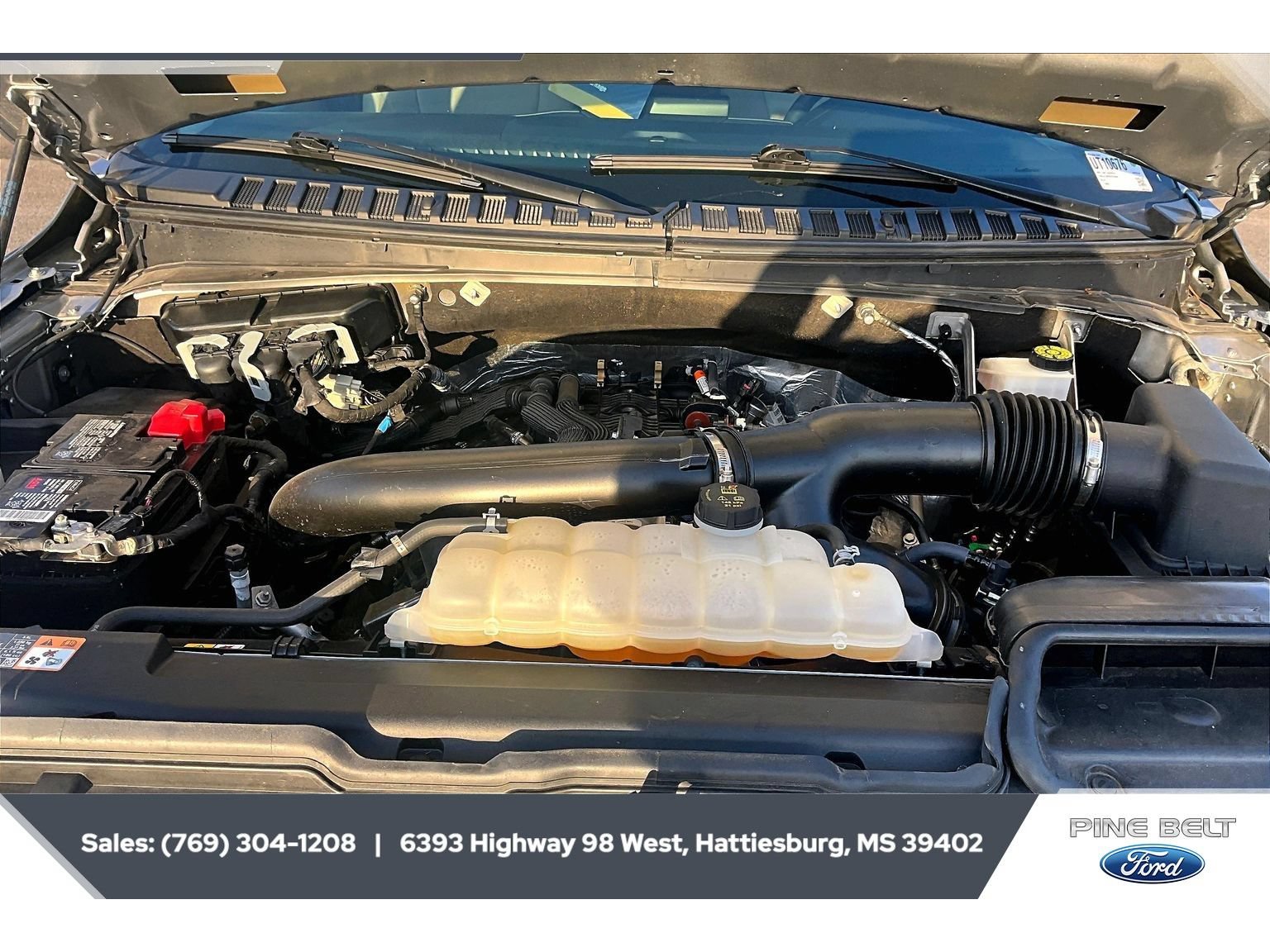 Used 2024 Ford Expedition XLT RWD image 8