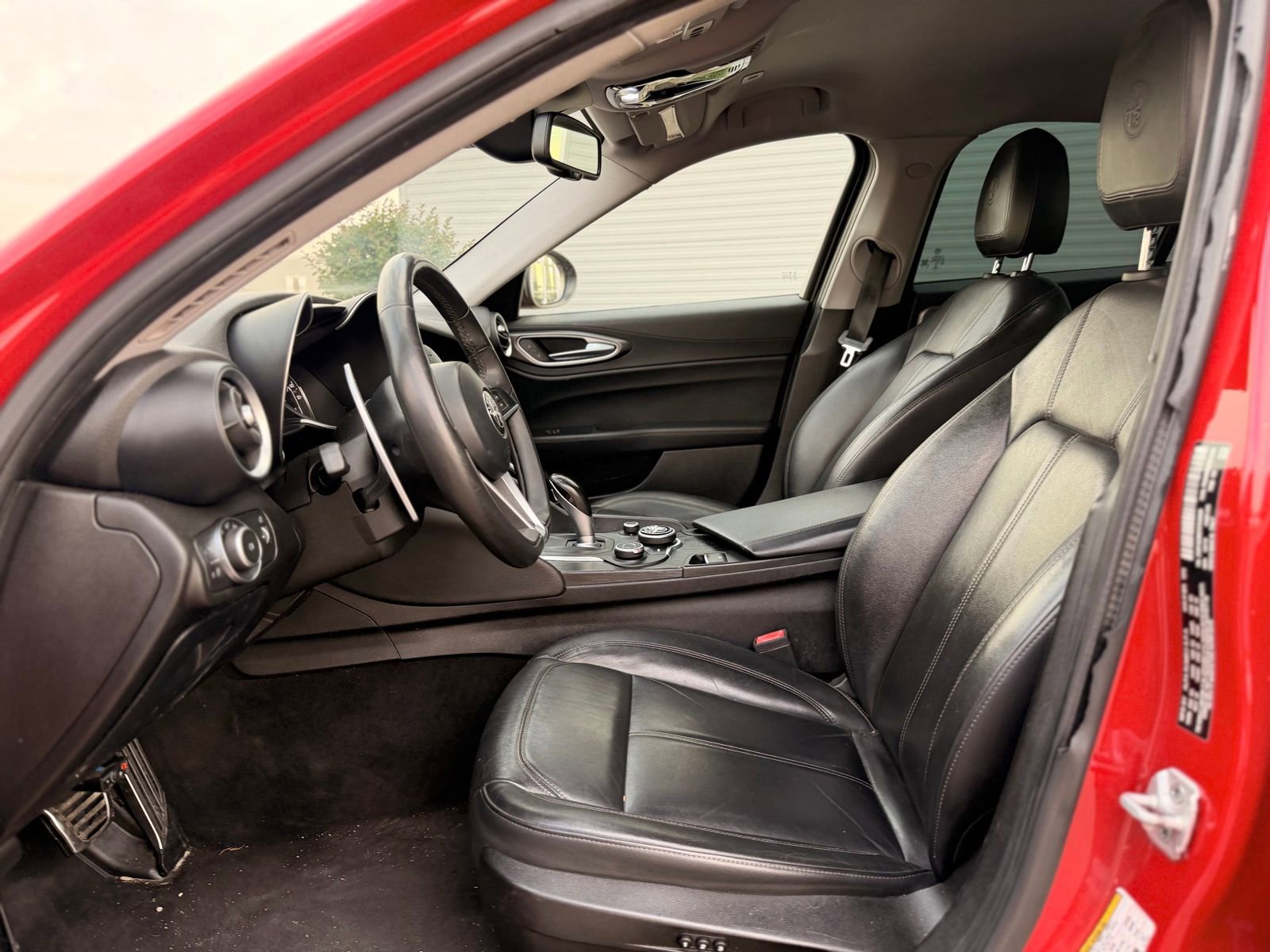 Used 2017 Alfa Romeo Giulia w/ Sport Appearance Package RWD image 11