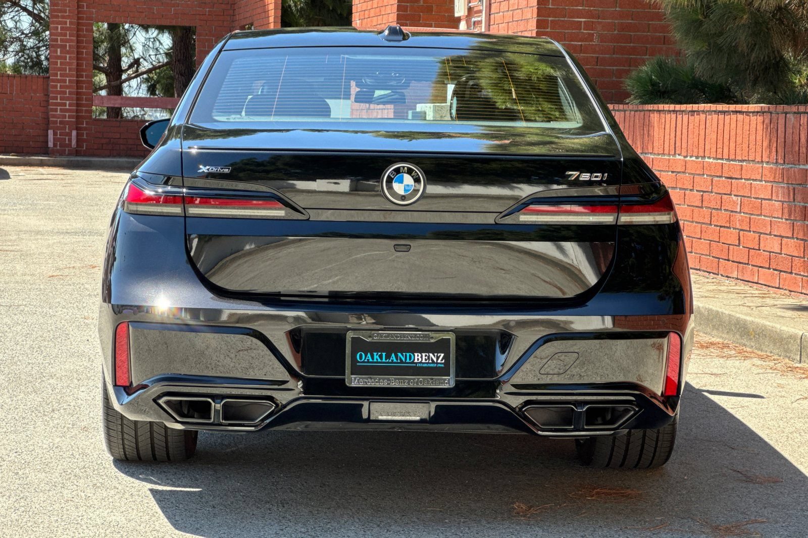 Used 2023 BMW 760i xDrive w/ Luxury Rear Seating Package AWD/4WD image 5
