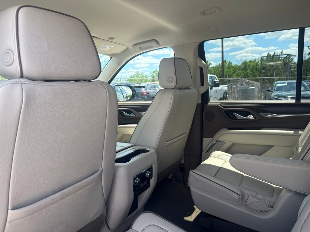 Used 2023 GMC Yukon Denali AWD/4WD image 15