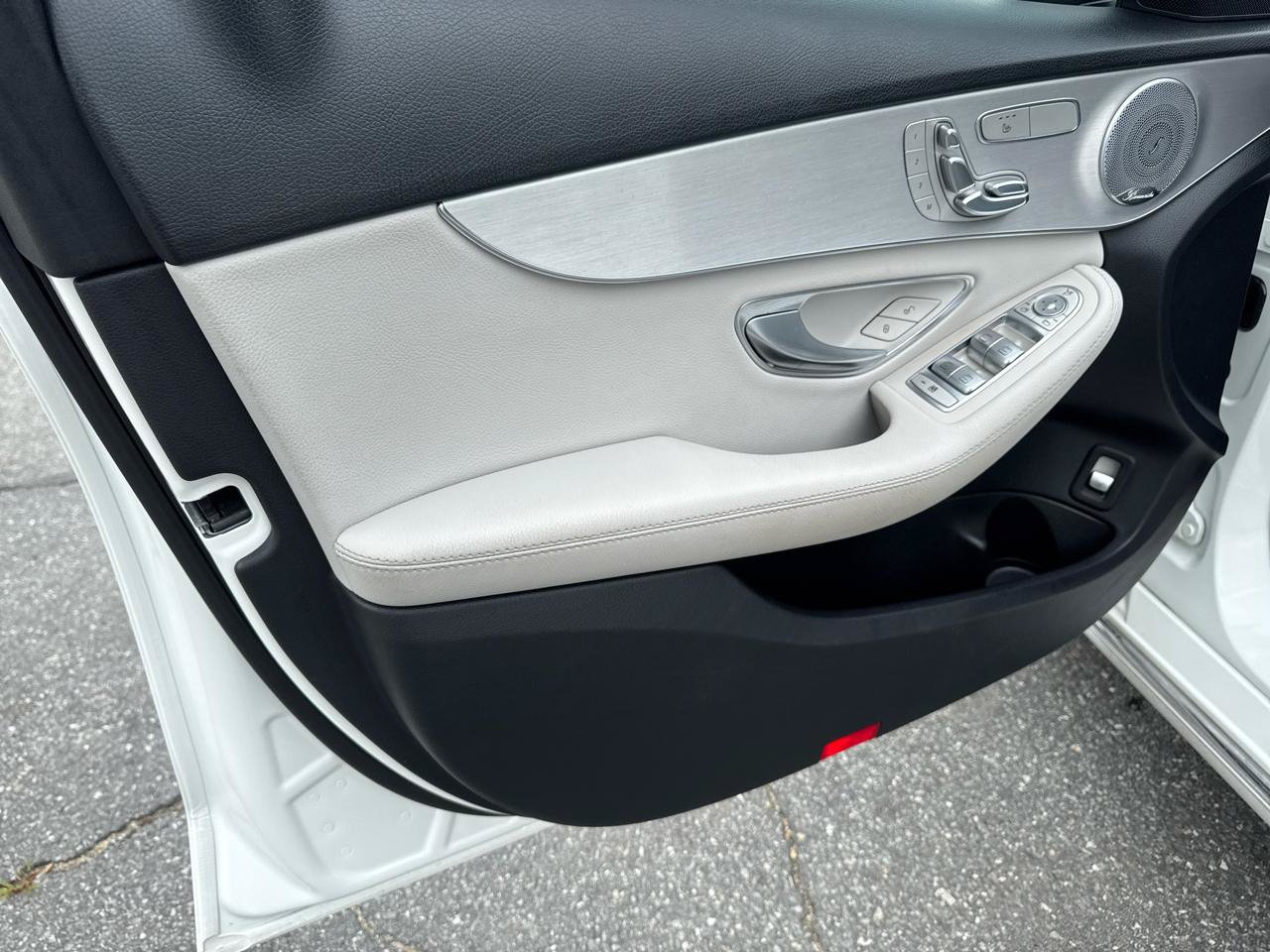 Used 2016 Mercedes-Benz C 300 4MATIC Sedan image 22