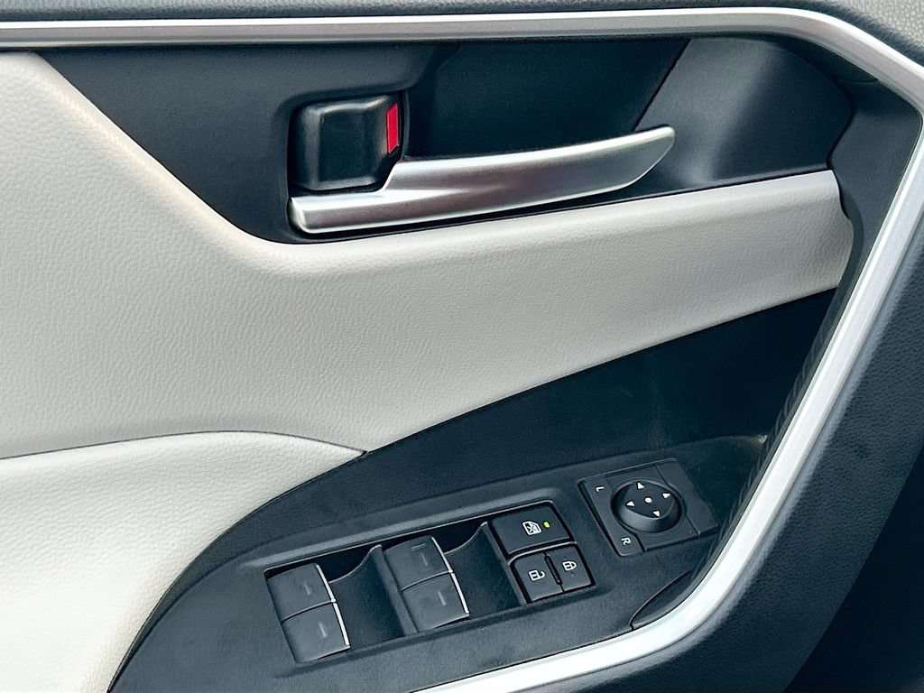 New 2025 Toyota RAV4 XLE w/ Convenience Package FWD image 17