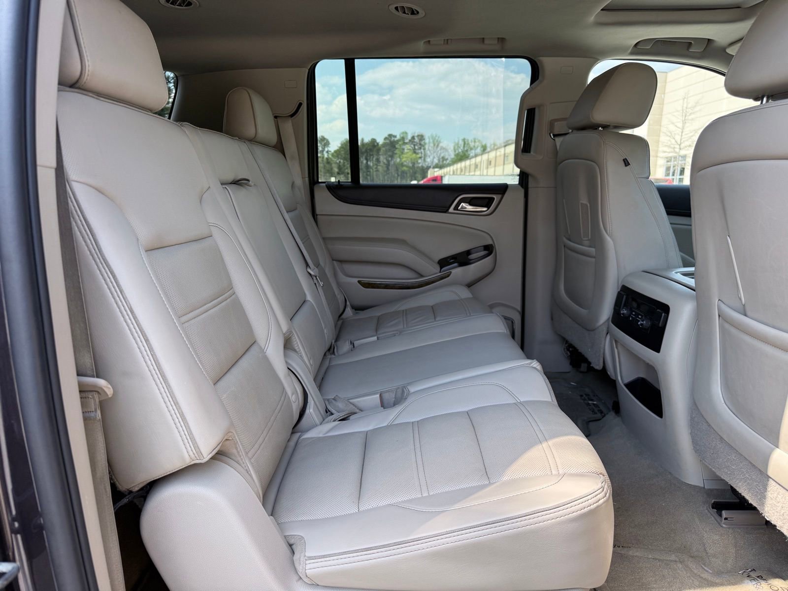 Used 2016 GMC Yukon XL Denali w/ Enhanced Security Package image 39