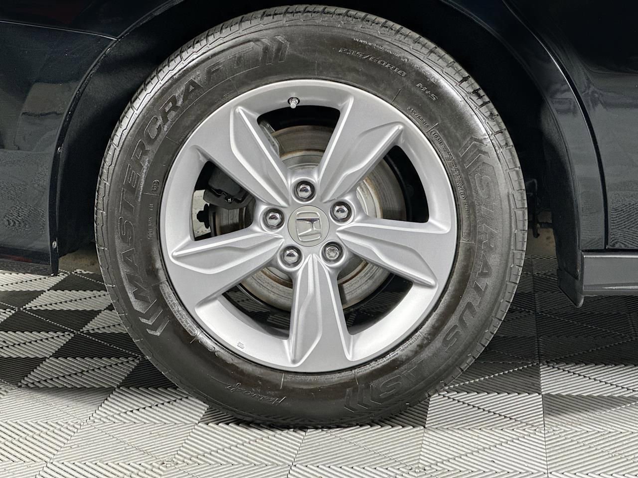 Used 2018 Honda Odyssey EX-L image 24