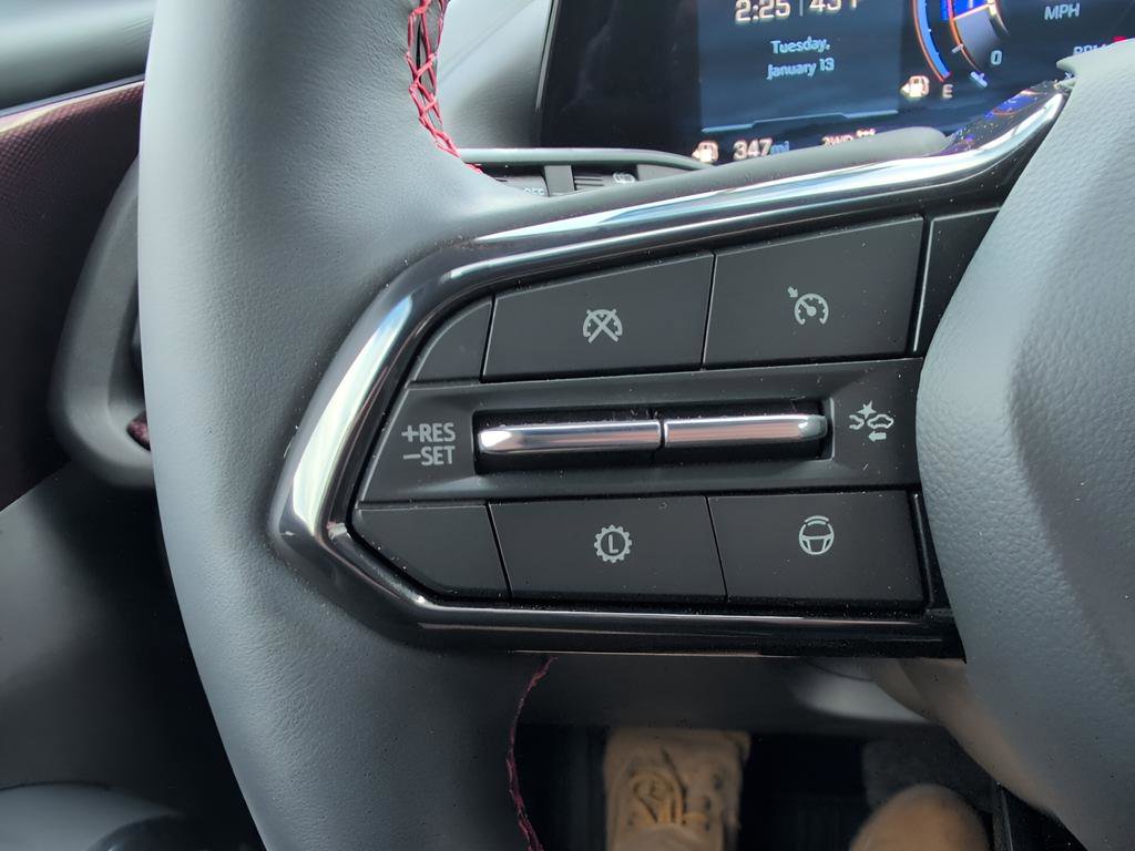 Used 2025 Chevrolet Traverse RS image 16