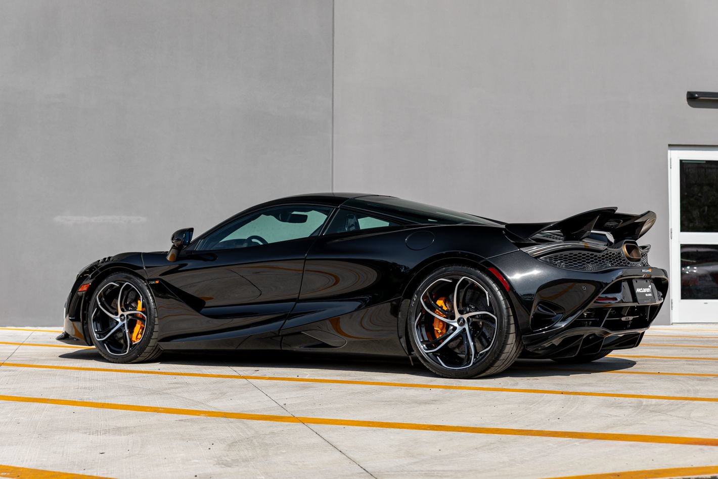 Used 2024 McLaren 750S RWD image 18