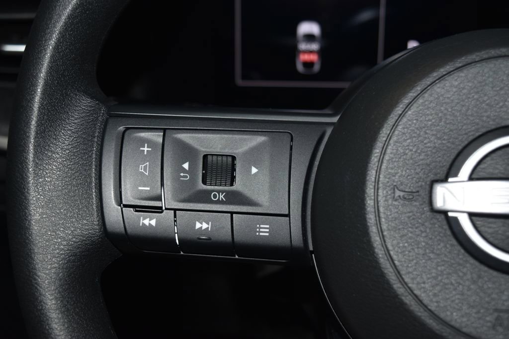 Certified 2025 Nissan Kicks SV FWD image 7