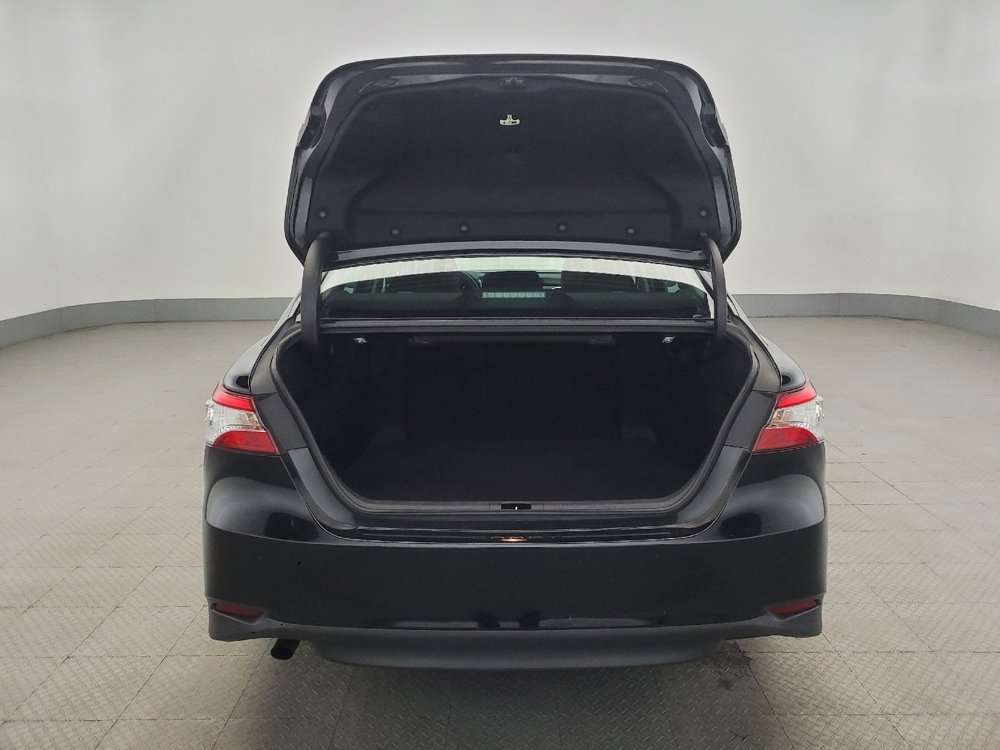 Used 2018 Toyota Camry LE image 29