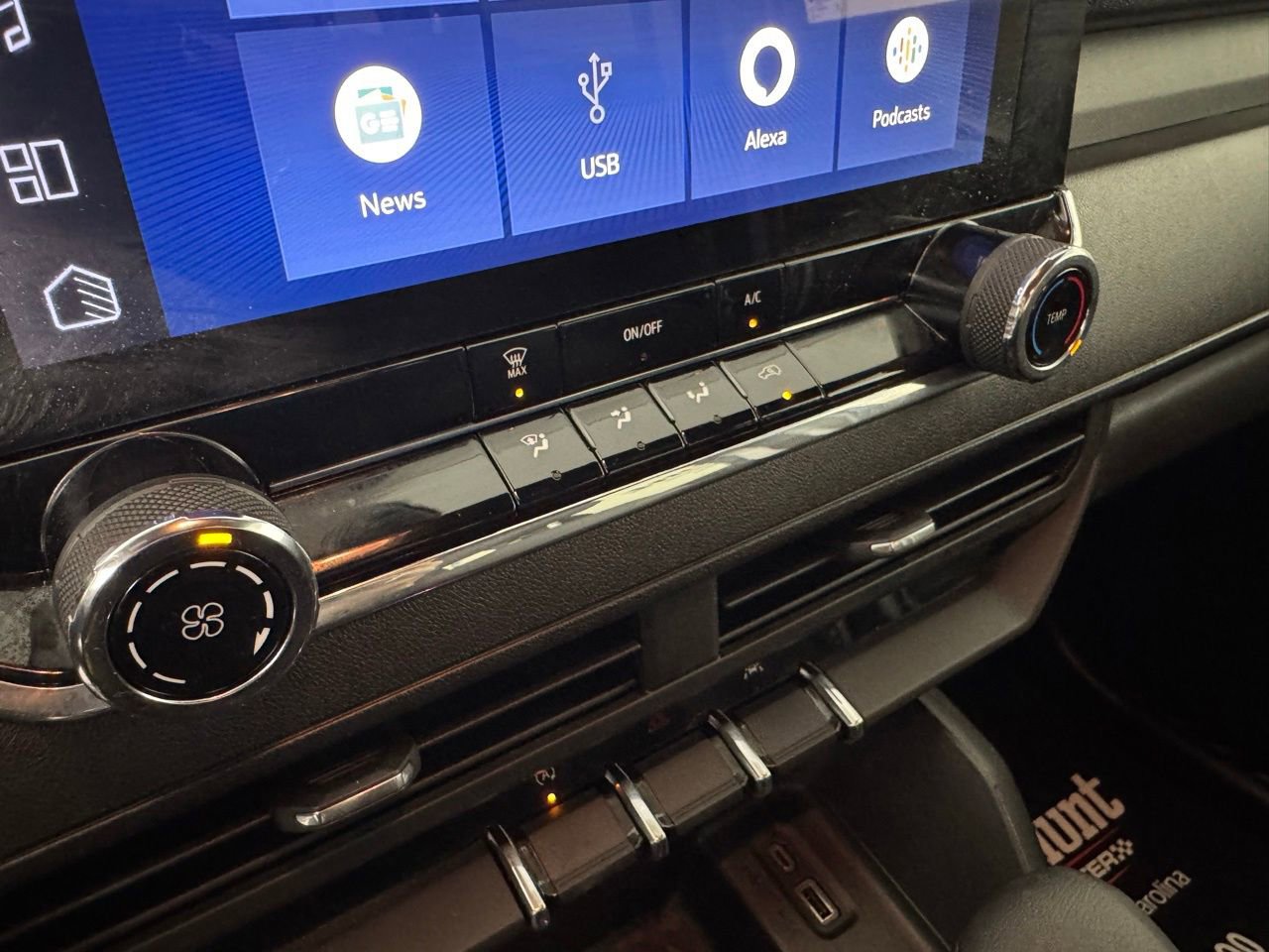 Used 2023 Chevrolet Colorado W/T image 19