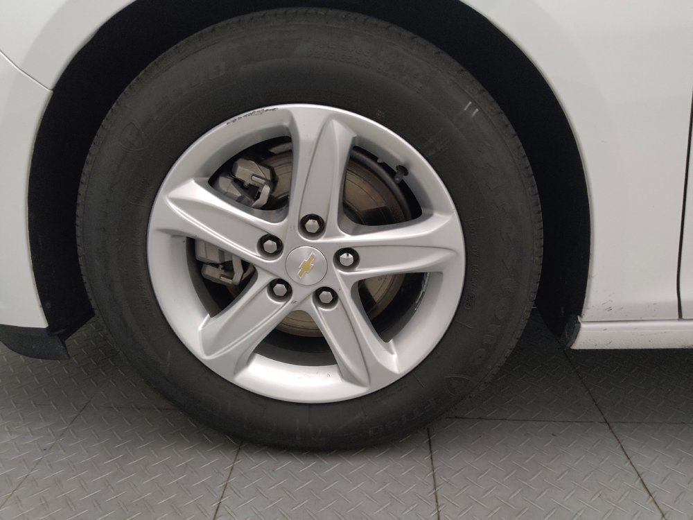 Used 2025 Chevrolet Malibu LS FWD image 31