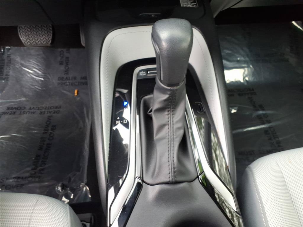 Used 2025 Toyota Corolla SE w/ SE Package FWD image 13