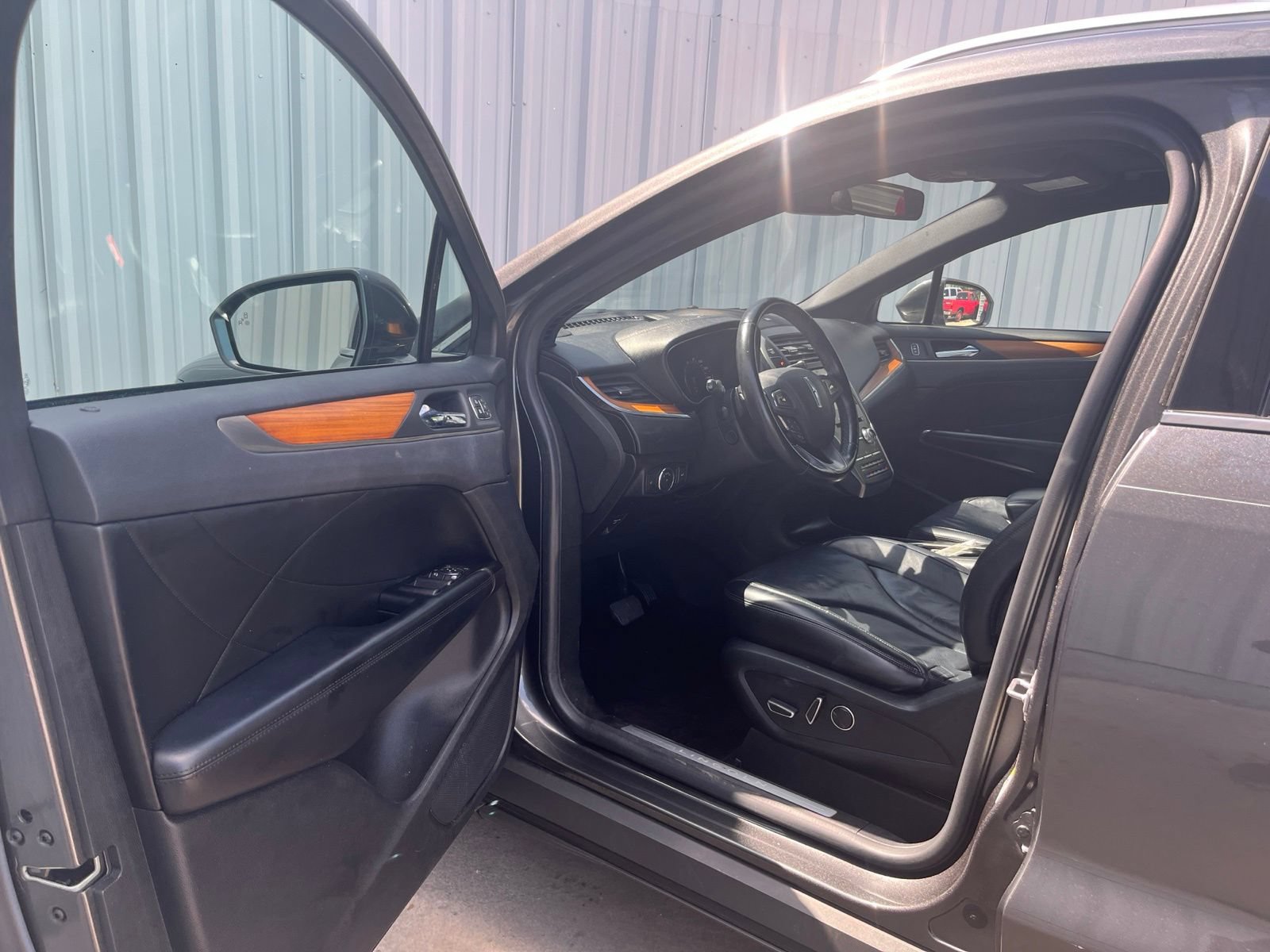 Used 2019 Lincoln MKC Reserve w/ MKC Technology Package FWD image 10