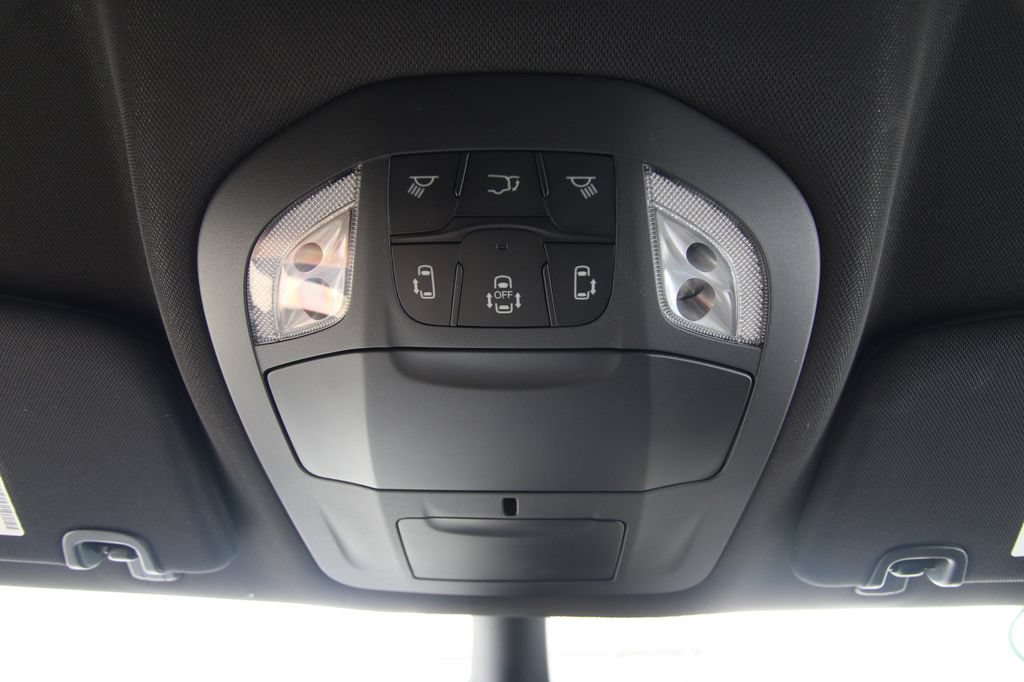 Used 2026 Chrysler Pacifica Select AWD/4WD image 34