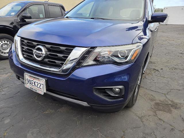Used 2020 Nissan Pathfinder SL FWD image 2