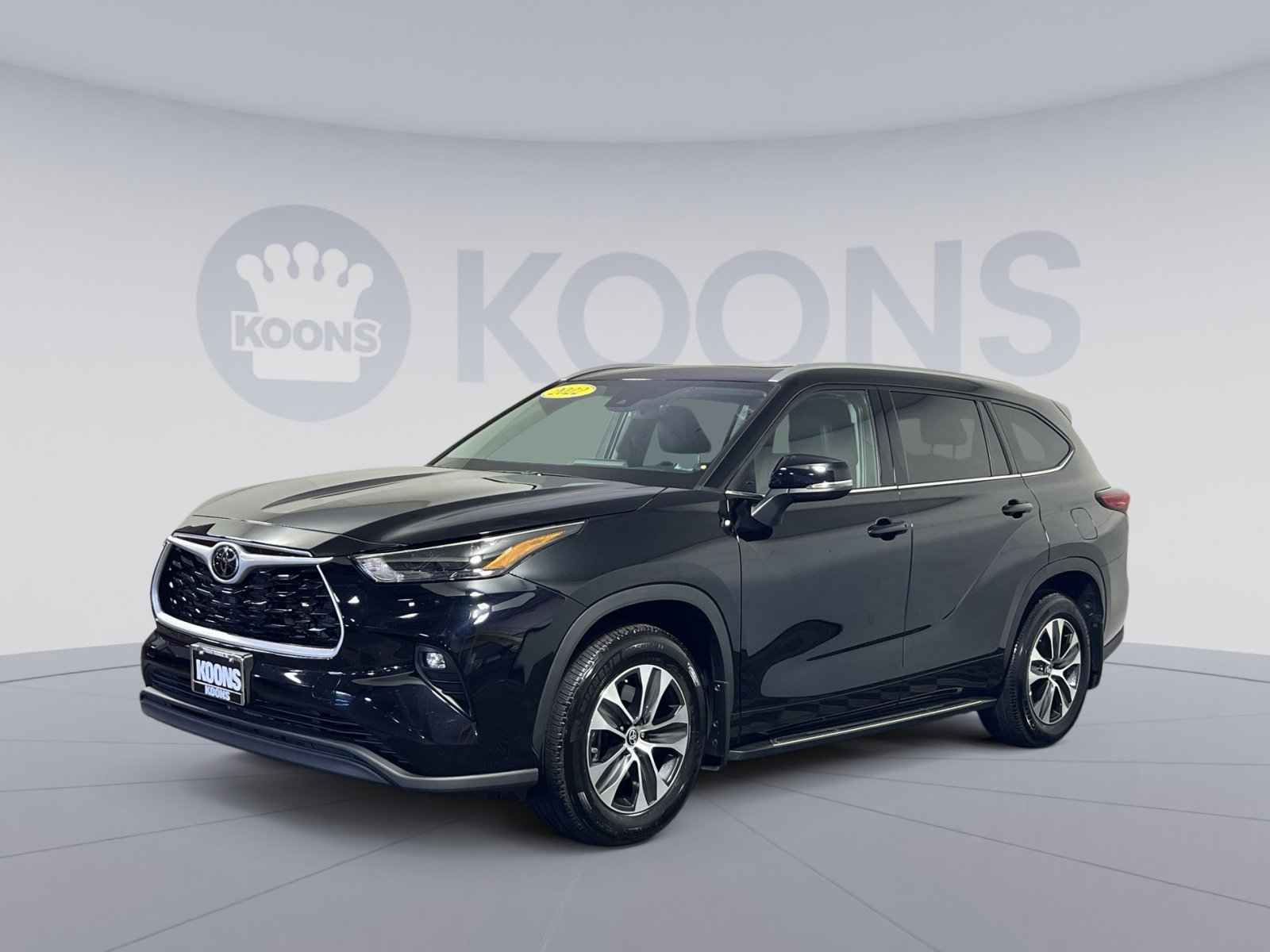 Used 2022 Toyota Highlander XLE AWD/4WD image 5