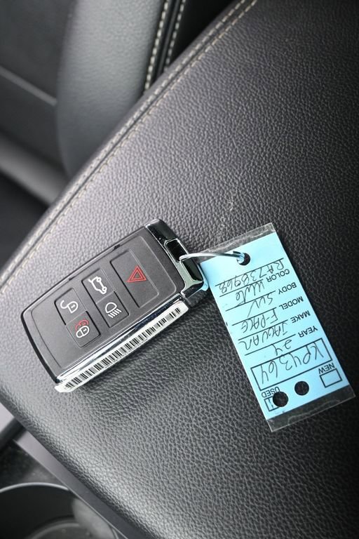 Used 2024 Jaguar F-PACE R-Dynamic S image 31