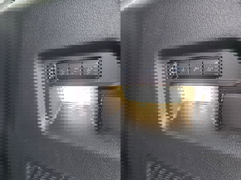 New 2026 Ford Explorer Platinum w/ LUX Leather Package image 31