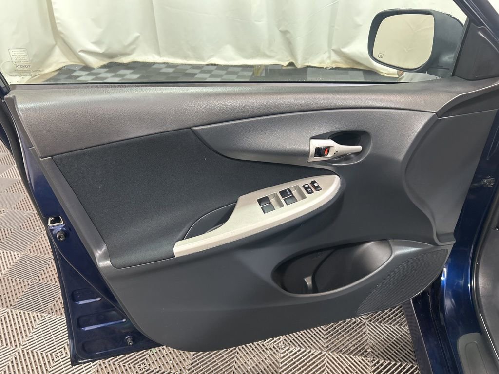 Used 2012 Toyota Corolla S image 20