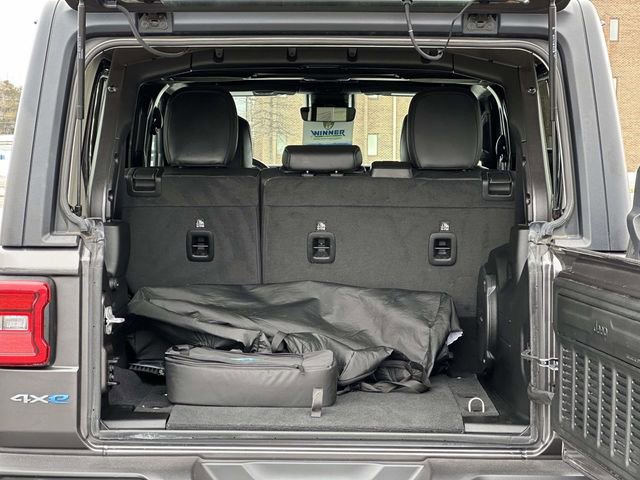 Used 2022 Jeep Wrangler Unlimited Sahara w/ Cold Weather Group image 12