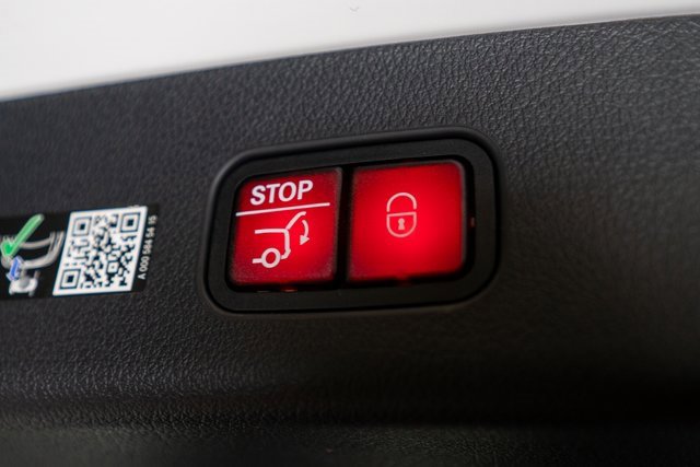 New 2025 Mercedes-Benz GLC 350e GLC 350e image 31