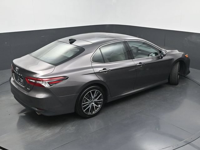Used 2021 Toyota Camry XLE FWD image 38