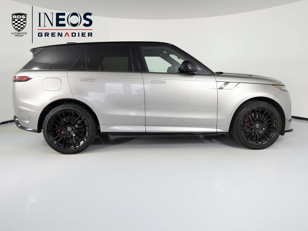 Used 2024 Land Rover Range Rover Sport AWD/4WD image 5