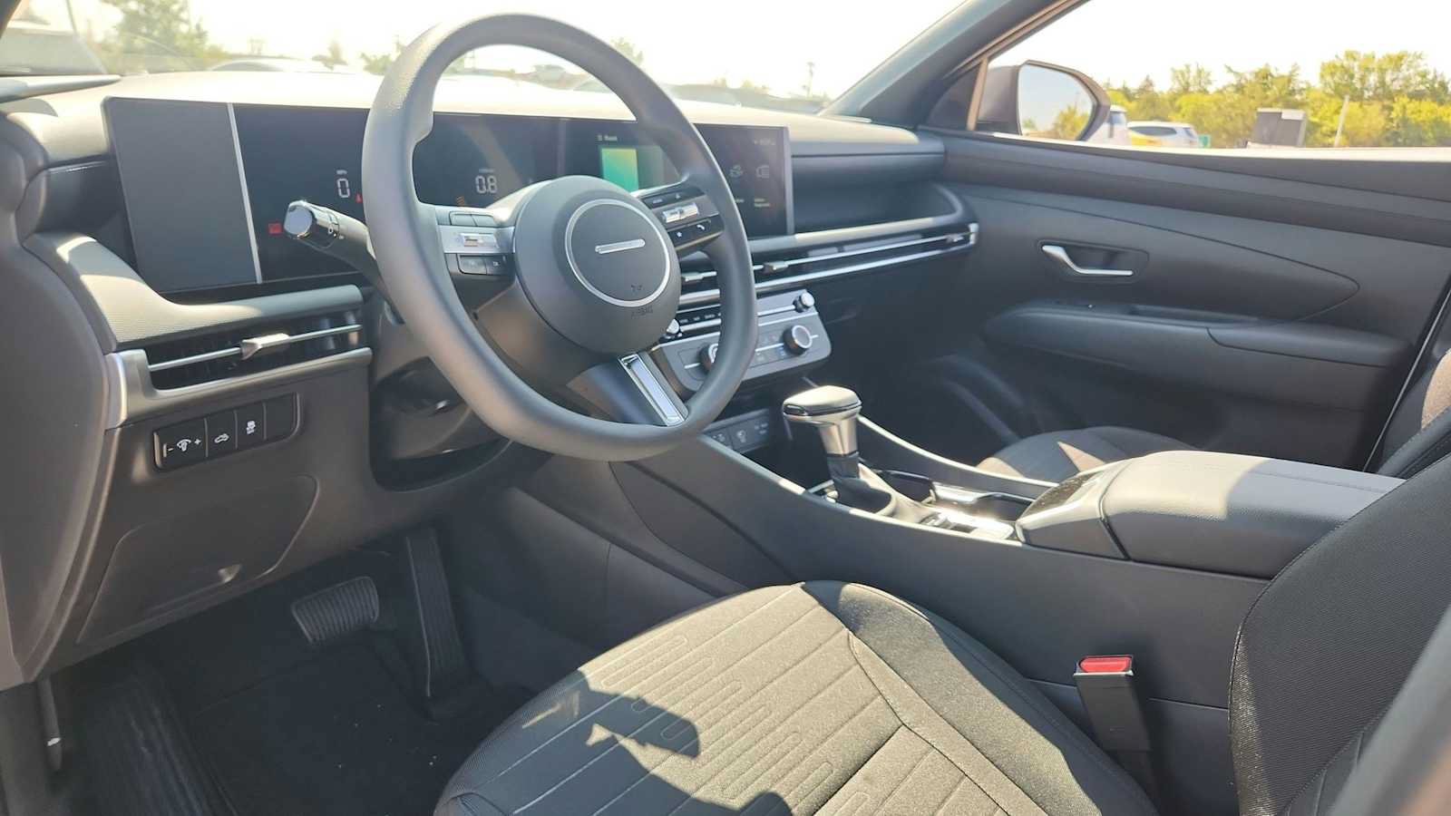 Used 2025 Hyundai Santa Cruz SE FWD image 18