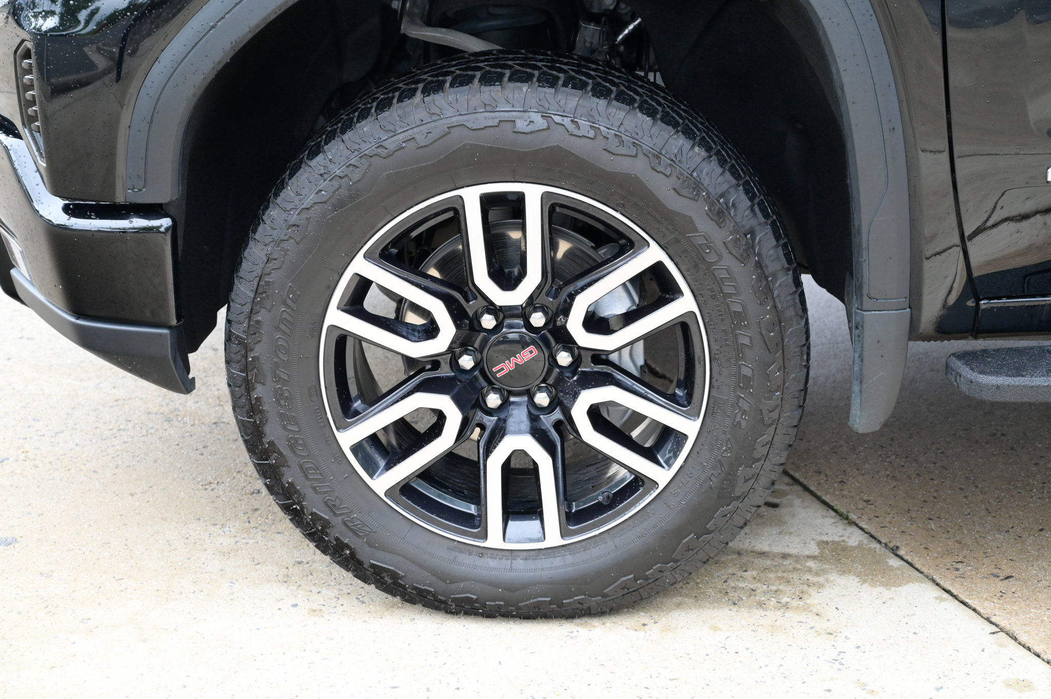 Used 2026 GMC Sierra 1500 AT4 w/ AT4 Preferred Package AWD/4WD image 9