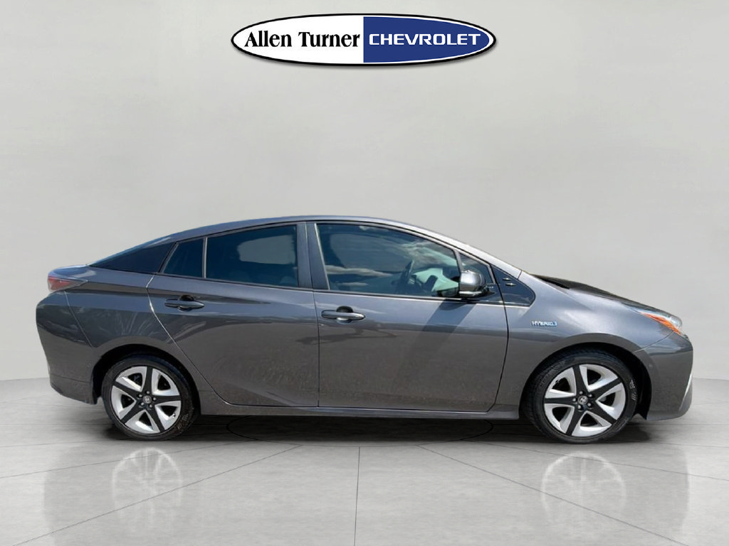 Used 2017 Toyota Prius Four Touring FWD image 3