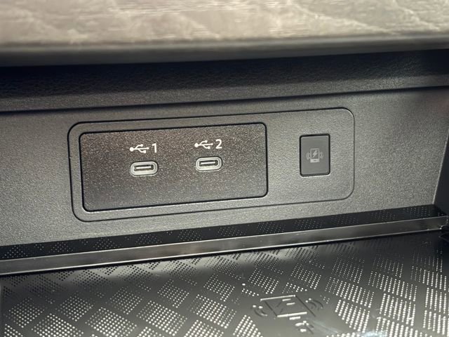 Certified 2025 Nissan Murano Platinum w/ Cargo Package image 20