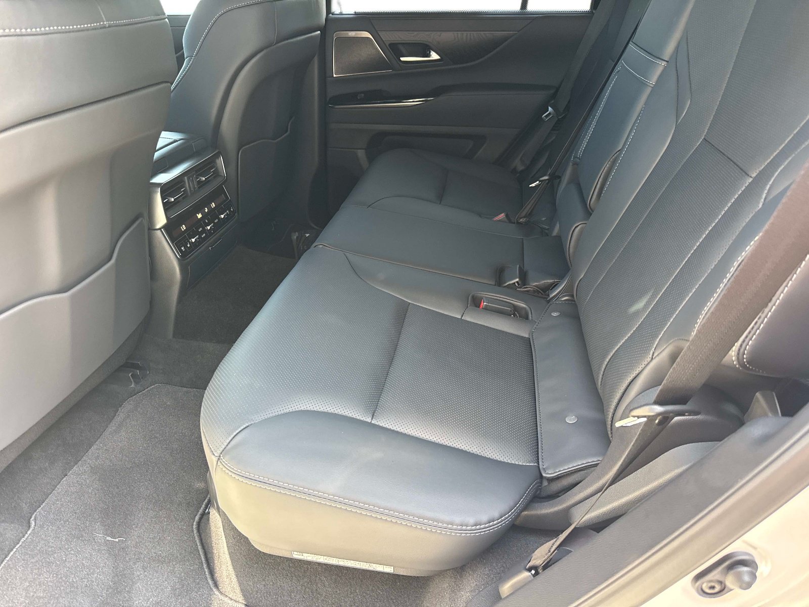 New 2026 Lexus LX 700h Luxury AWD/4WD image 15
