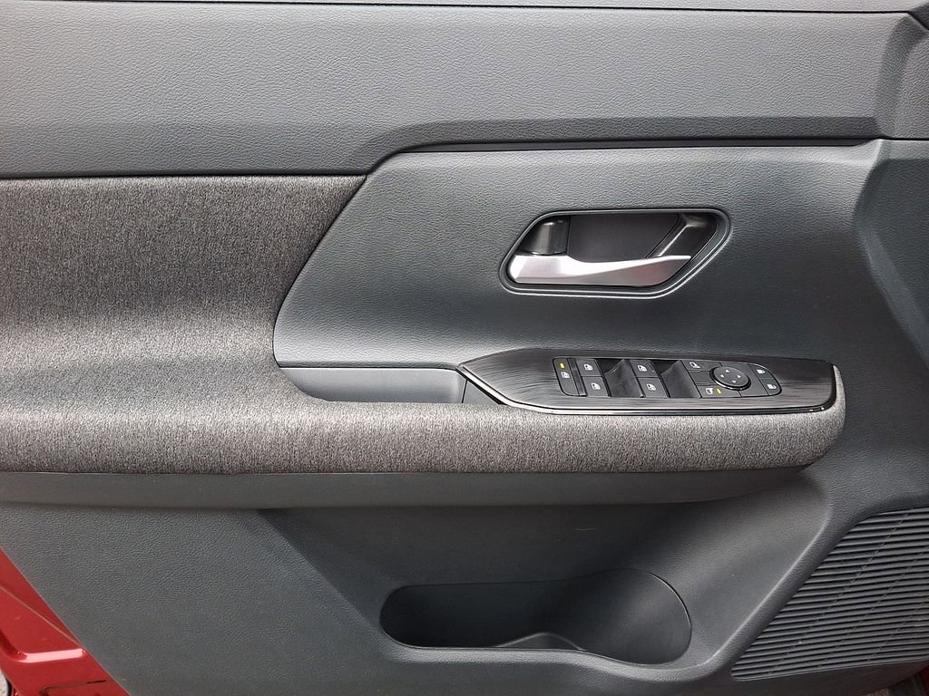 Certified 2025 Nissan Kicks SV image 12