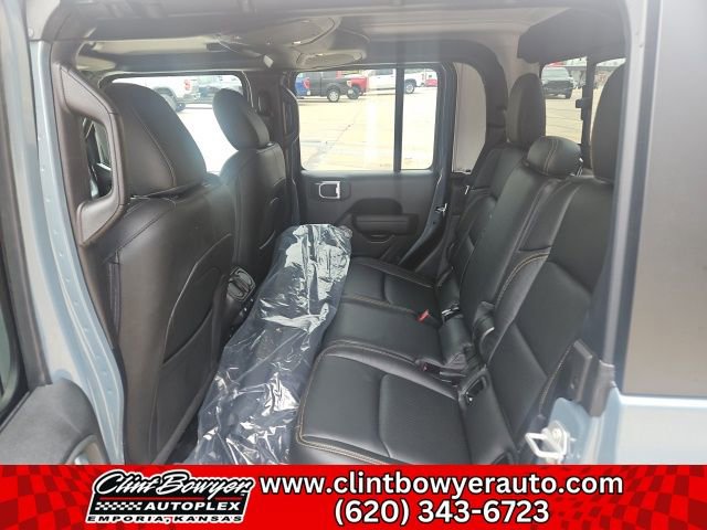 New 2025 Jeep Gladiator Sport image 21