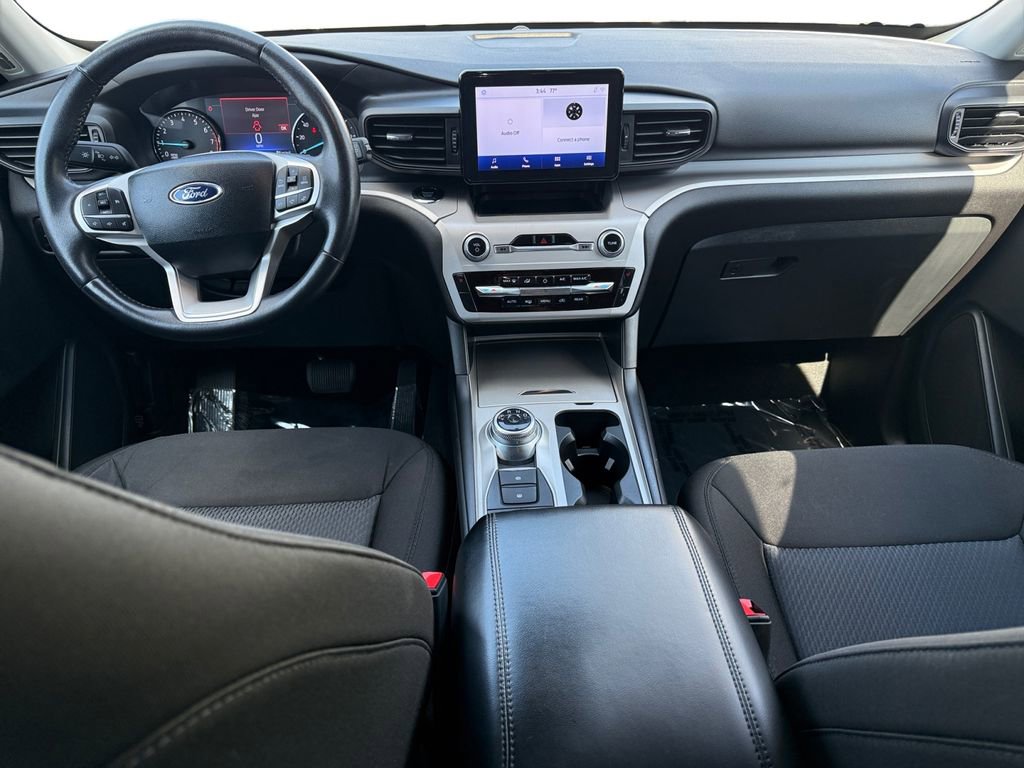 Used 2023 Ford Explorer XLT image 10
