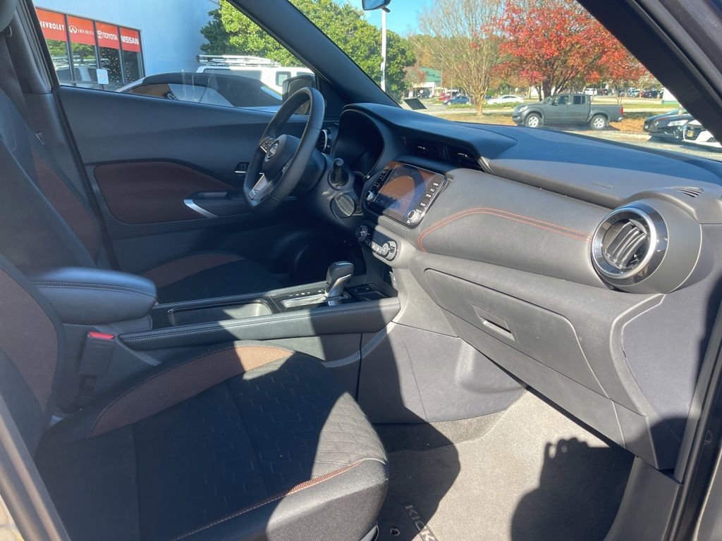 Used 2024 Nissan Kicks SR image 17