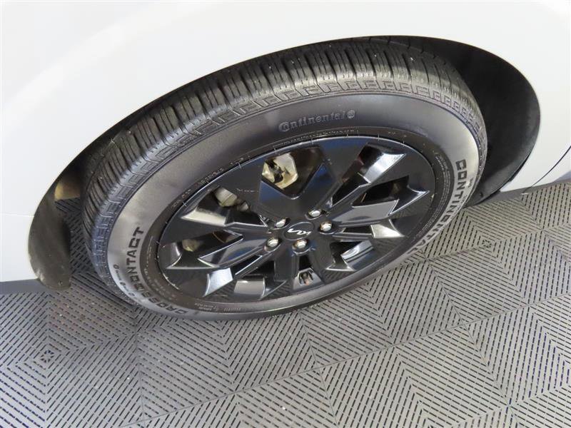 Used 2022 Kia Carnival SX image 8