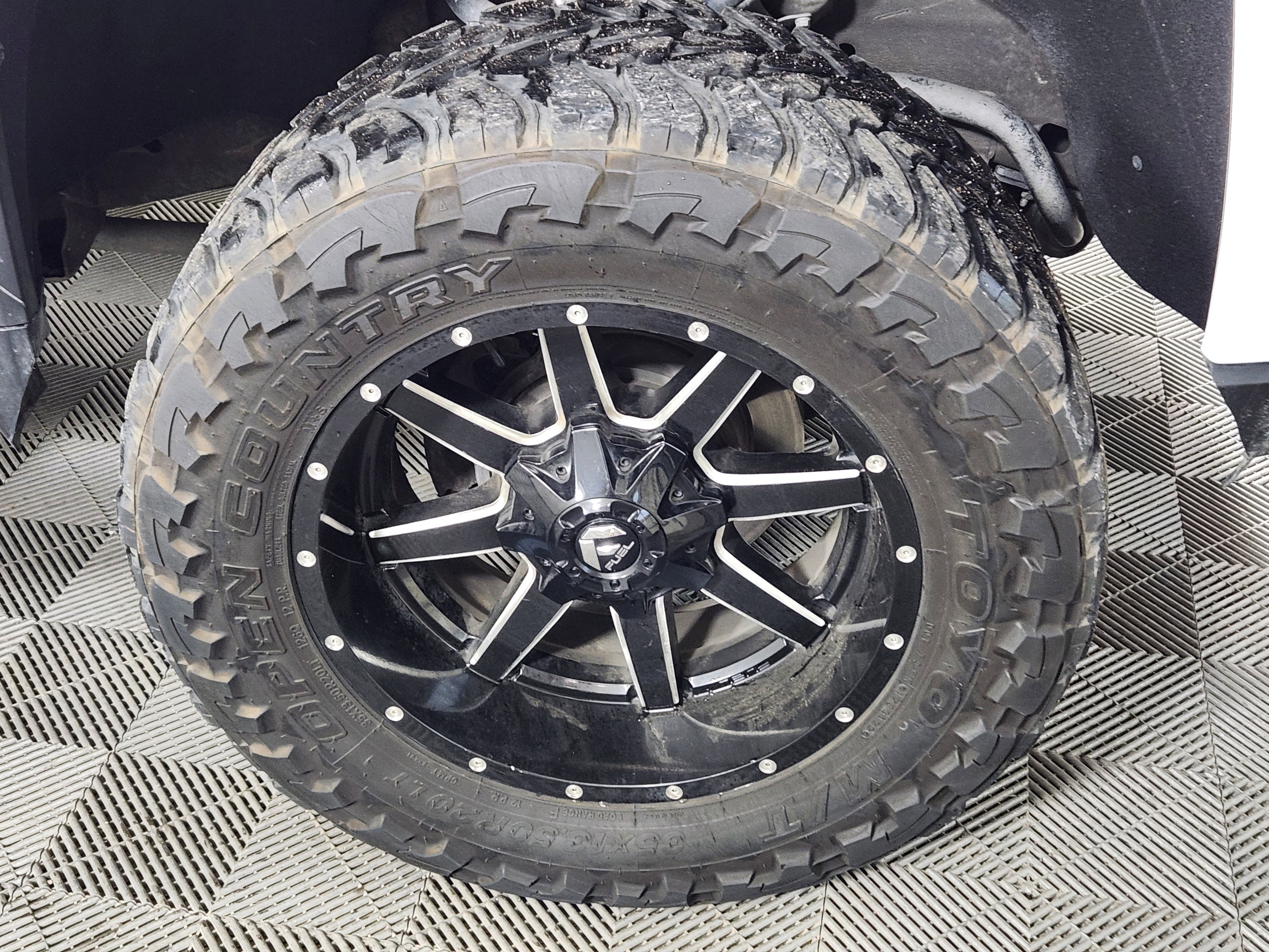 Used 2020 GMC Sierra 2500 AT4 w/ AT4 Premium Package image 9