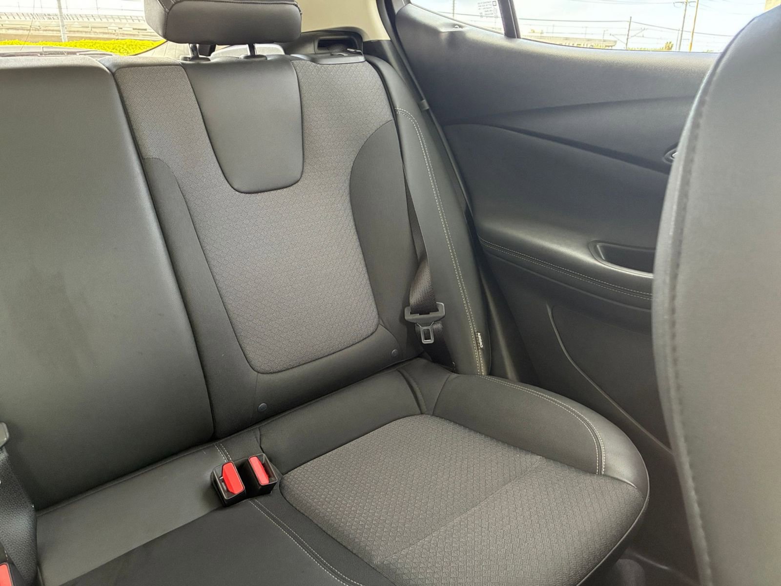 Used 2025 Buick Encore GX Preferred image 36